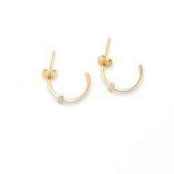 Boucles d'oreilles croix en plaqué or. 15 mm