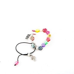 Bracelet avec des perles multicolores en forme de fleur