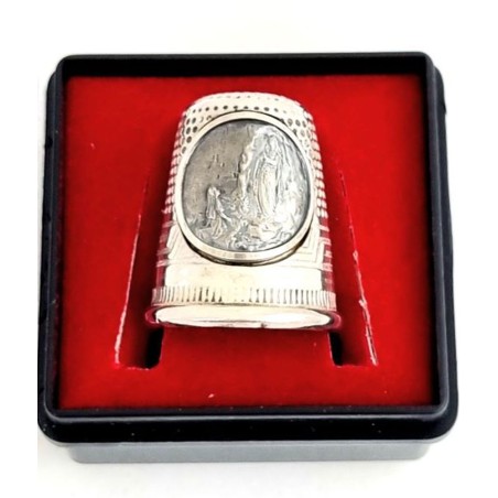 Naaiende deboy zilver