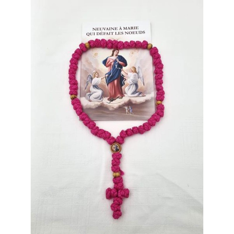 Chapelet code coloré avec carnet Marie qui défait les nœuds 
