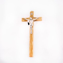 Crucifix in olijfhout met zilver Christus. 20 cm