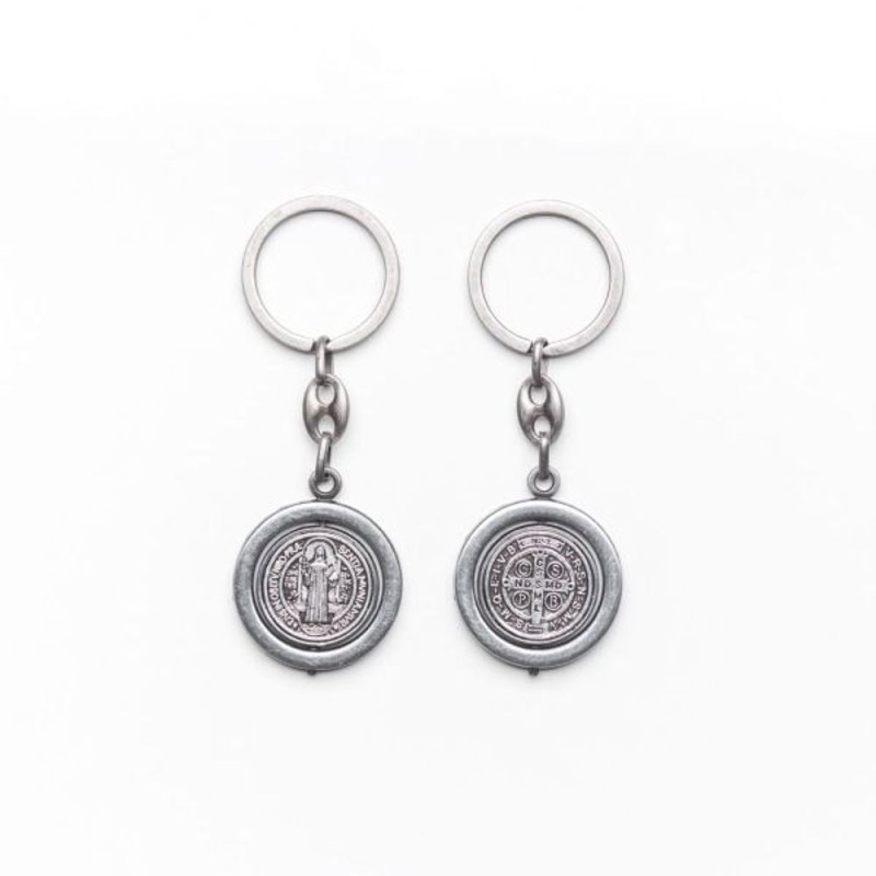 Porte clé métal Saint Benoit 3.8x3.2cm