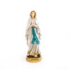 Standbeeld van Onze Lieve Vrouw van Lourdes in hars. 22 cm