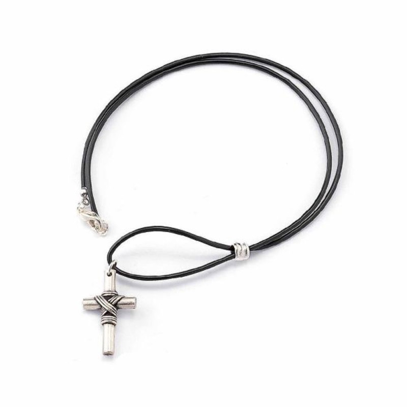 Rubberen ketting met zilveren metalen kruis