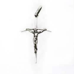 Pendentif crucifix en argent. 30 mm