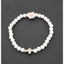 Bracelet élastique blanc avec rose et croix 