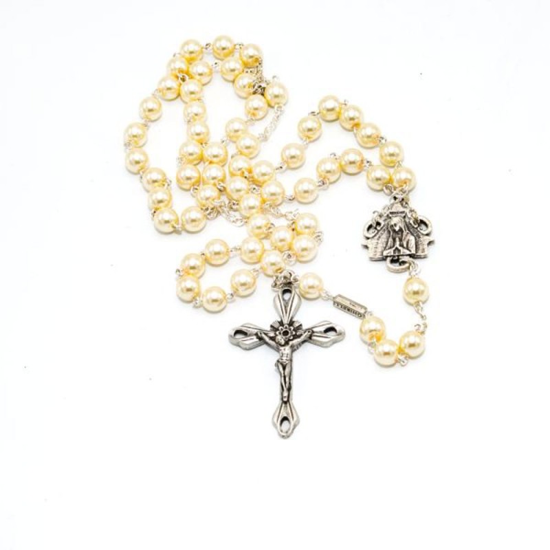 Chapelet de Banneux en verre blanc. perles de 7 mm