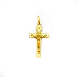 Pendentif croix de Saint Benoit en plaqué or vermeil. 40 mm