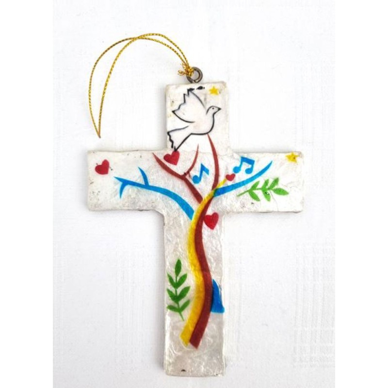 Croix nacrée avec colombe. Arbre et cœurs