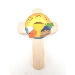 Houten kruis voor kind met calice en tekst in het Duits. 15/10 cm
