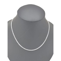 Diamantketen in 18-karaat witgoud. Zitten te draaien