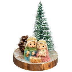 Nativité enfantine sur socle bois avec Sapin 6X10cm