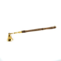Messing kaars touffe met houten handvat. 32 cm