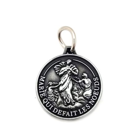 Mary metalen medaille die de knooppunten verslaat