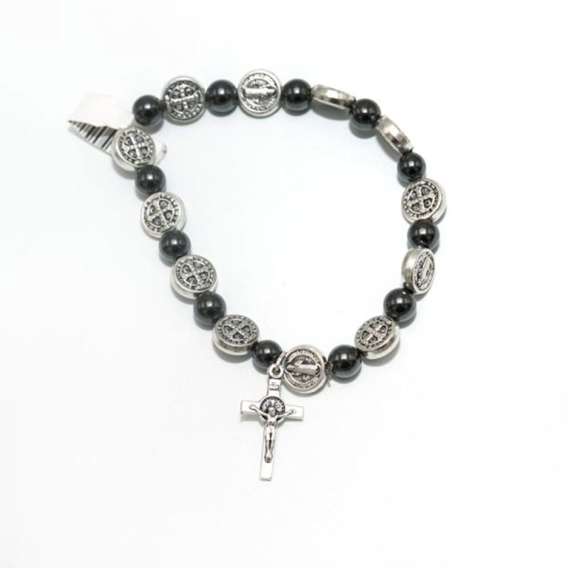 Bracelet avec des perles de Saint Benoit