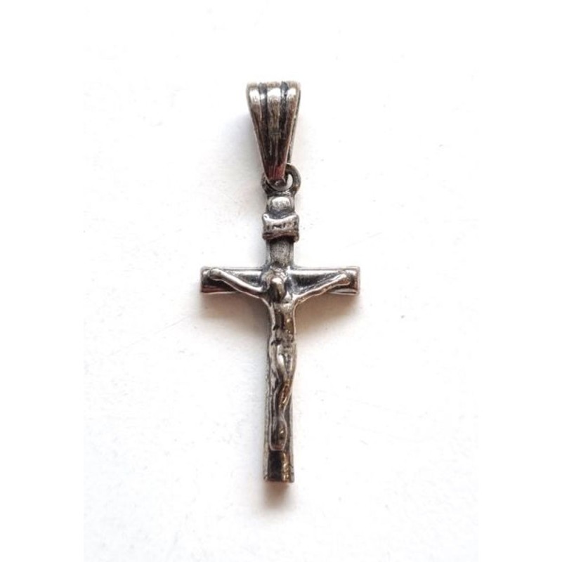Croix avec Christ en argent. 15/30mm