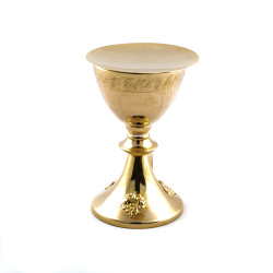 Calice et patène dorés. 20 cm