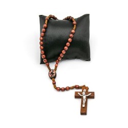 Chapelet en bois brun rouge sur corde Marie qui défait les noeuds