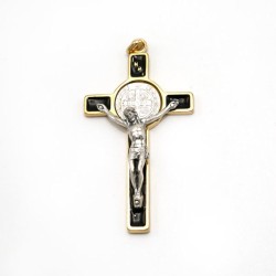 Pendentif croix de Saint Benoit en métal doré et émail. 7.8 cm