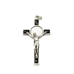 Pendentif croix de Saint Benoit en métal et émail. 7.8 cm