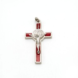 Pendentif croix de Saint Benoit en métal et émail. 5 cm