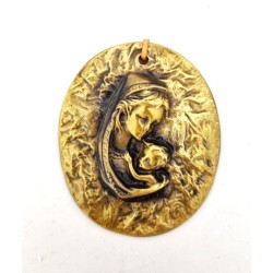 Plaque ovale avec la Vierge et son enfant en bronze. 8.5 cm