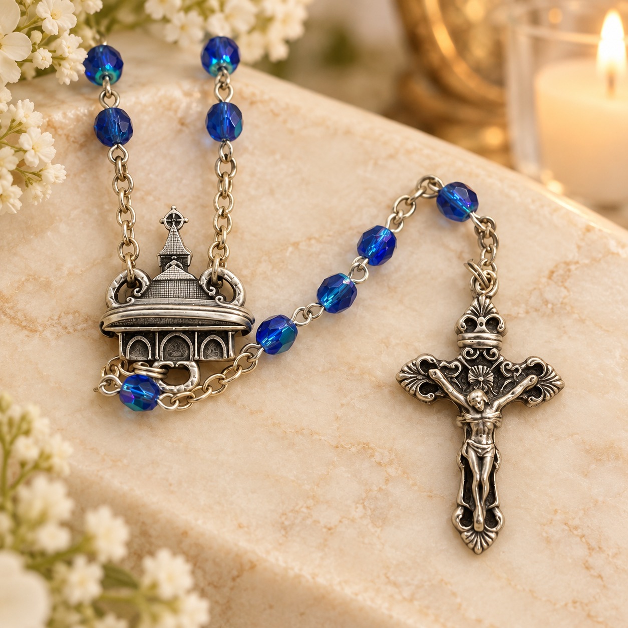 Rosaire bleu dans une douce lumière d’autel